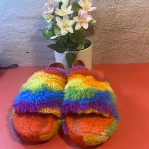 Ugg slippers SZ 2 girls